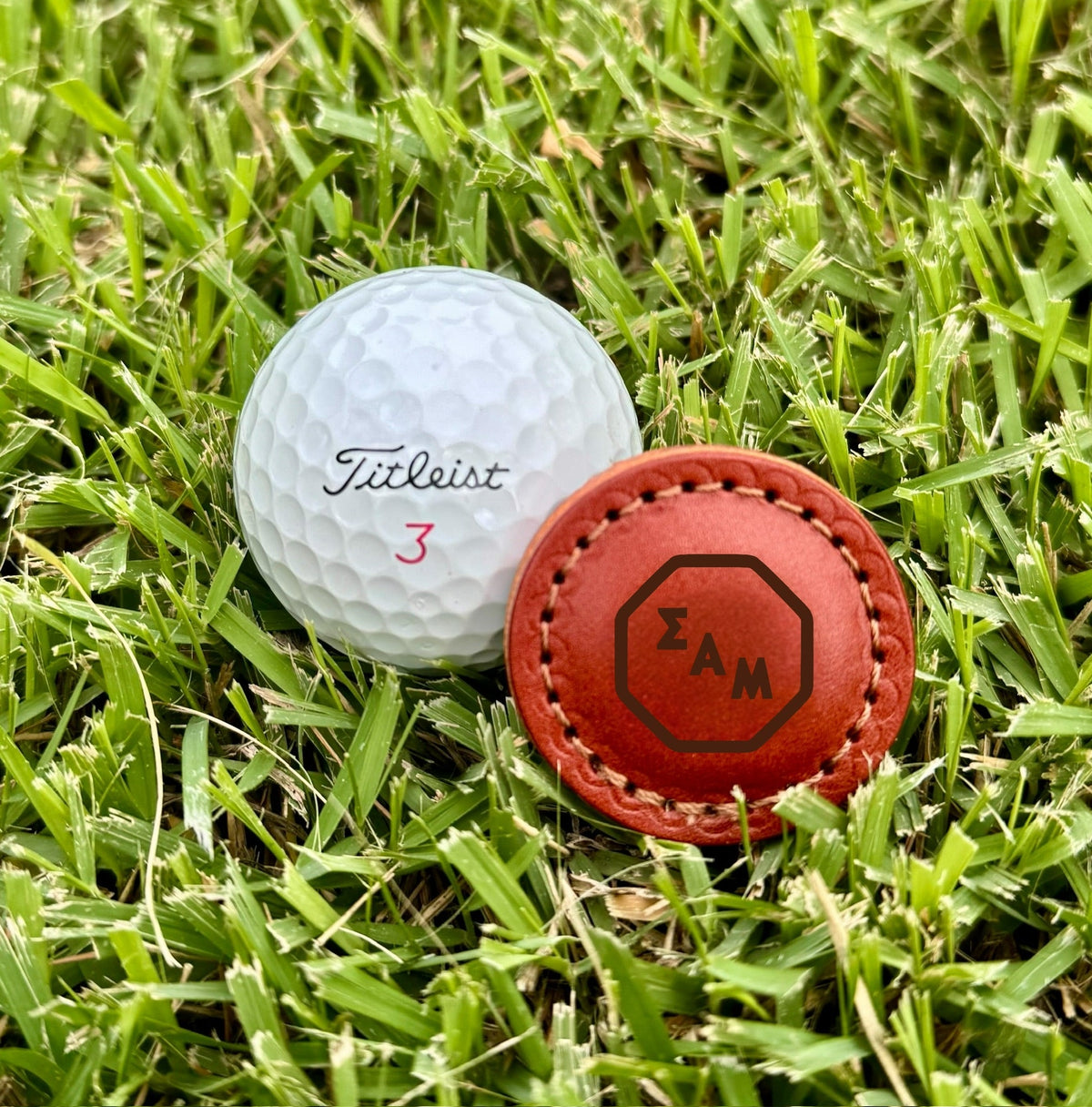 Sigma Alpha Mu (ΣΑΜ) Leather Golf Ball Markers – Set of 2